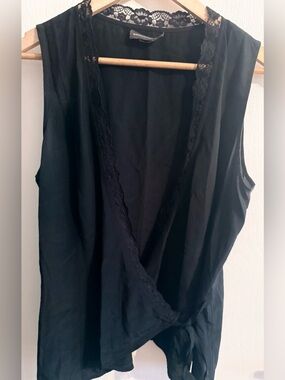 Banana Republic Black Lace-Trim Tie-Front Sleeveless Top